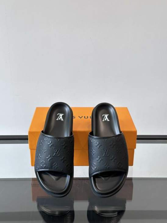 Picture of Louis Vuitton Slippers _SKULVsz38-46jyh0818763